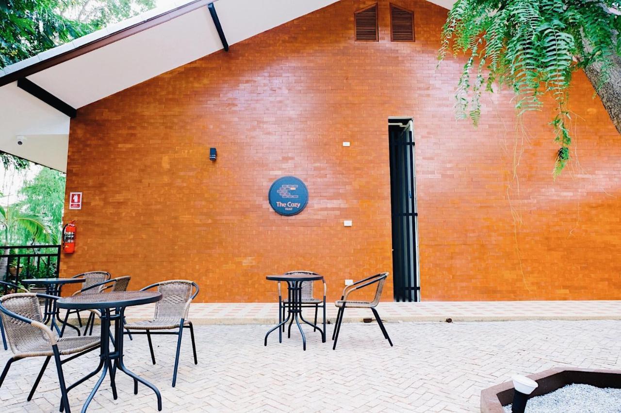 The Cozy Hotel Phetchaburi Exterior photo